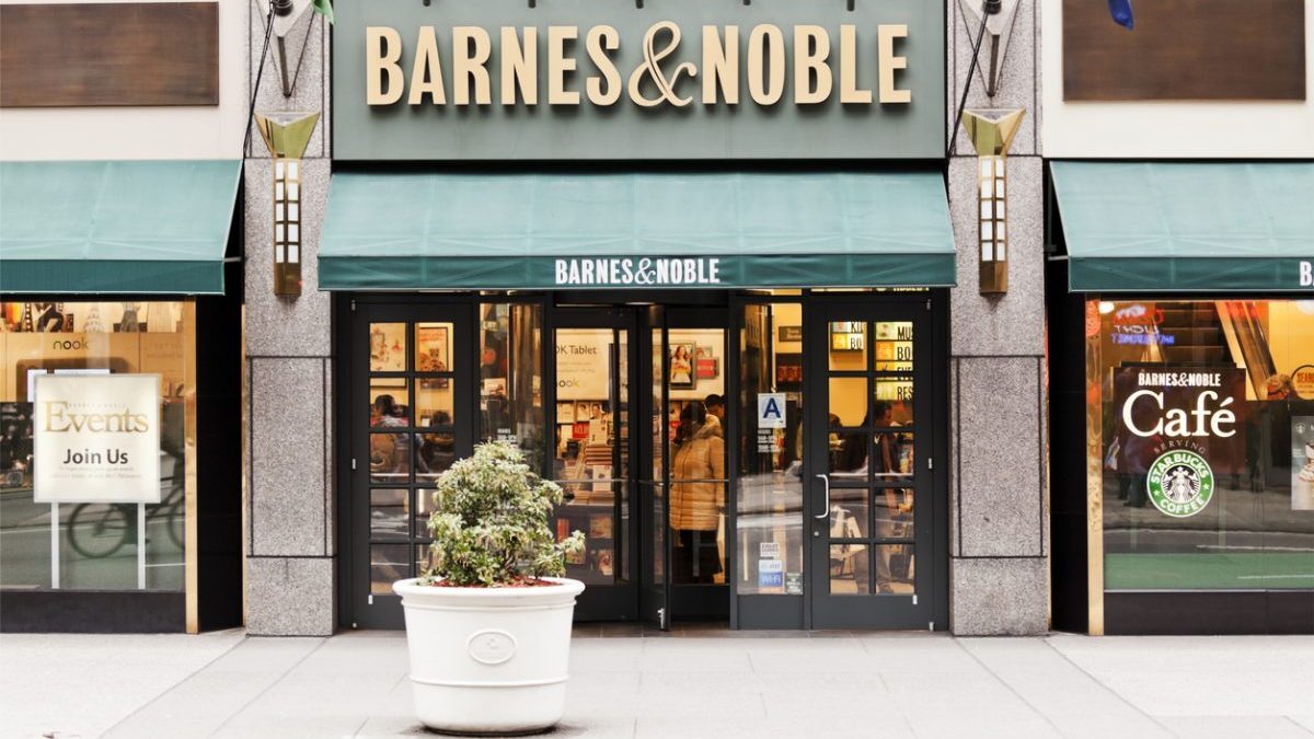 Barnes and Noble bookstore in the Fifth Avenue