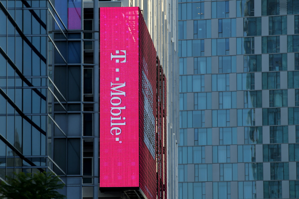T-Mobile's cheaper plans, 5G edge help lift 2022 subscriber forecast again