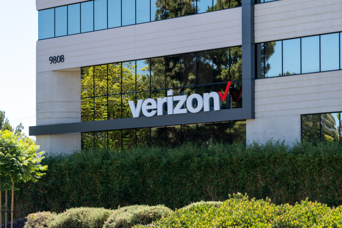 teiss News Verizon to pay 16 million settlement over TracFone data